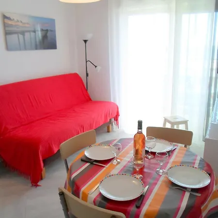 Apartment Climatise Proche Des Thermes Avec Balcon - Fr-1-503-50 Balaruc-les-Bains